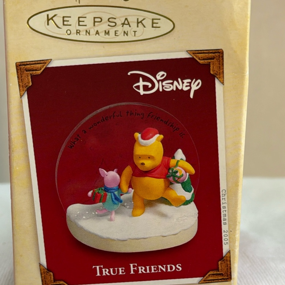 Disney ornament Winnie the Pooh and piglet. What a wonderful thing friendship is